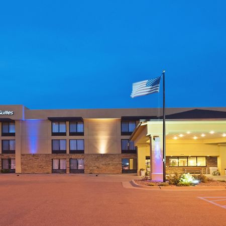 Holiday Inn Express Hotel & Suites Colby, An Ihg Hotel Bagian luar foto