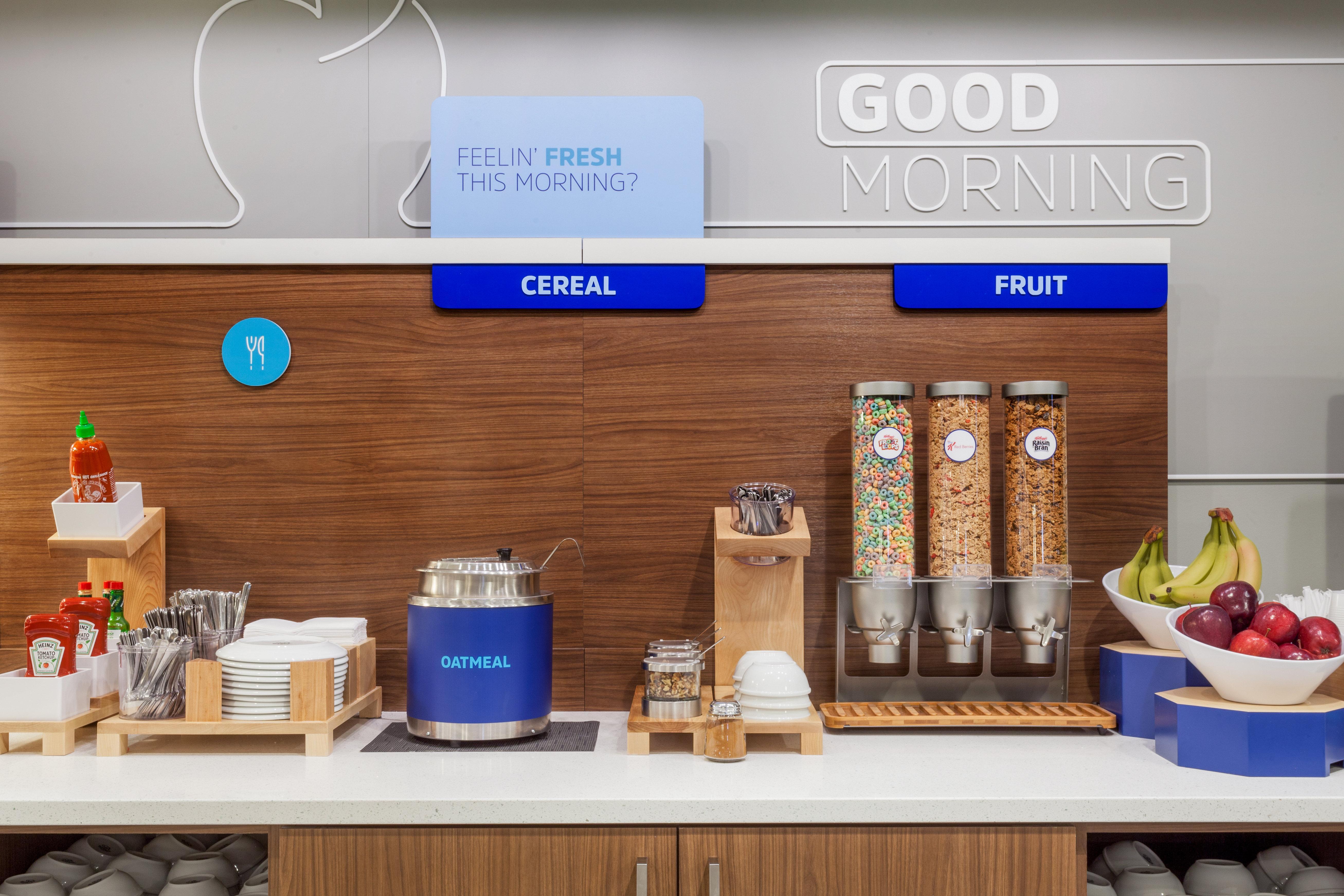 Holiday Inn Express Hotel & Suites Colby By Ihg Bagian luar foto