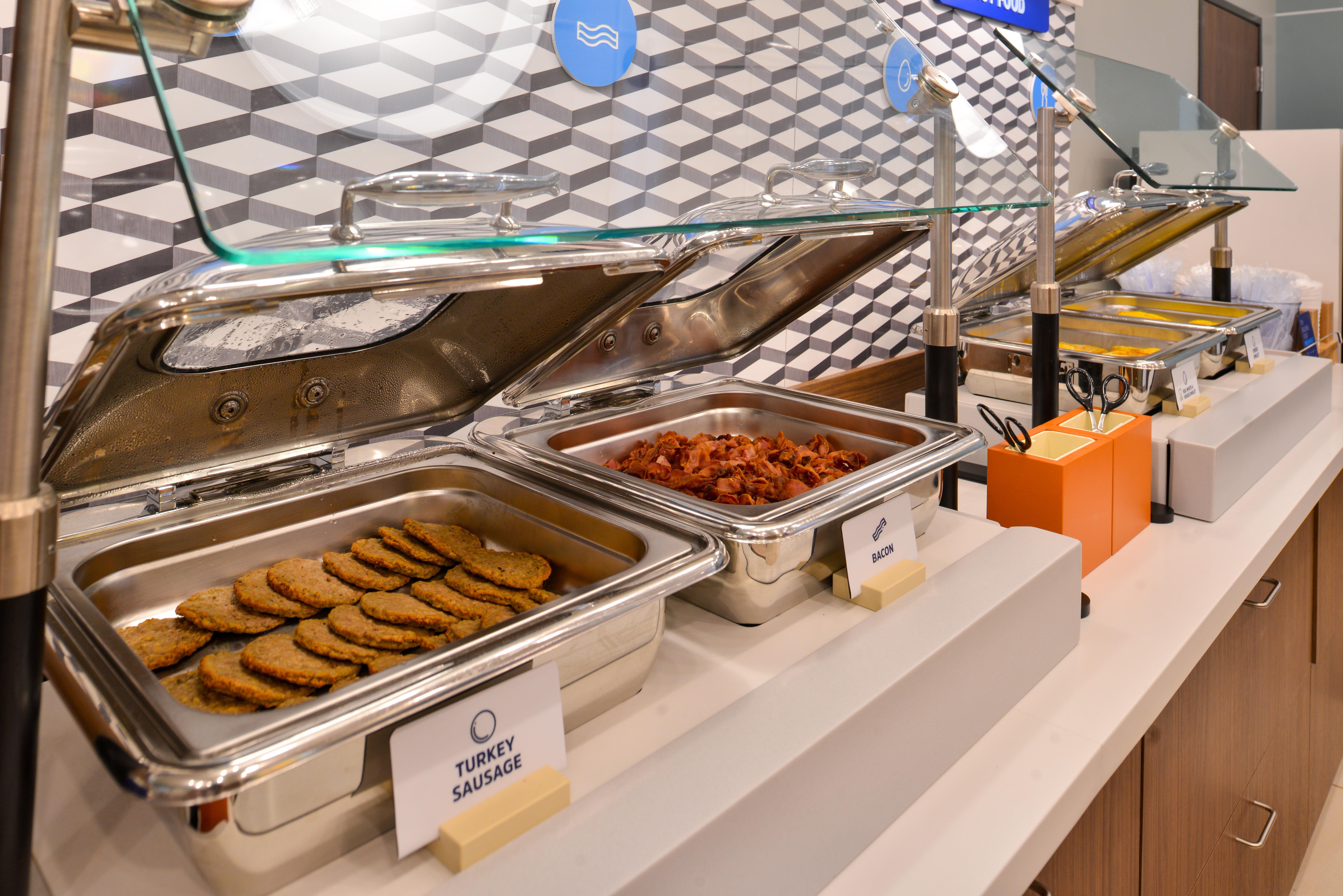 Holiday Inn Express Hotel & Suites Colby By Ihg Bagian luar foto