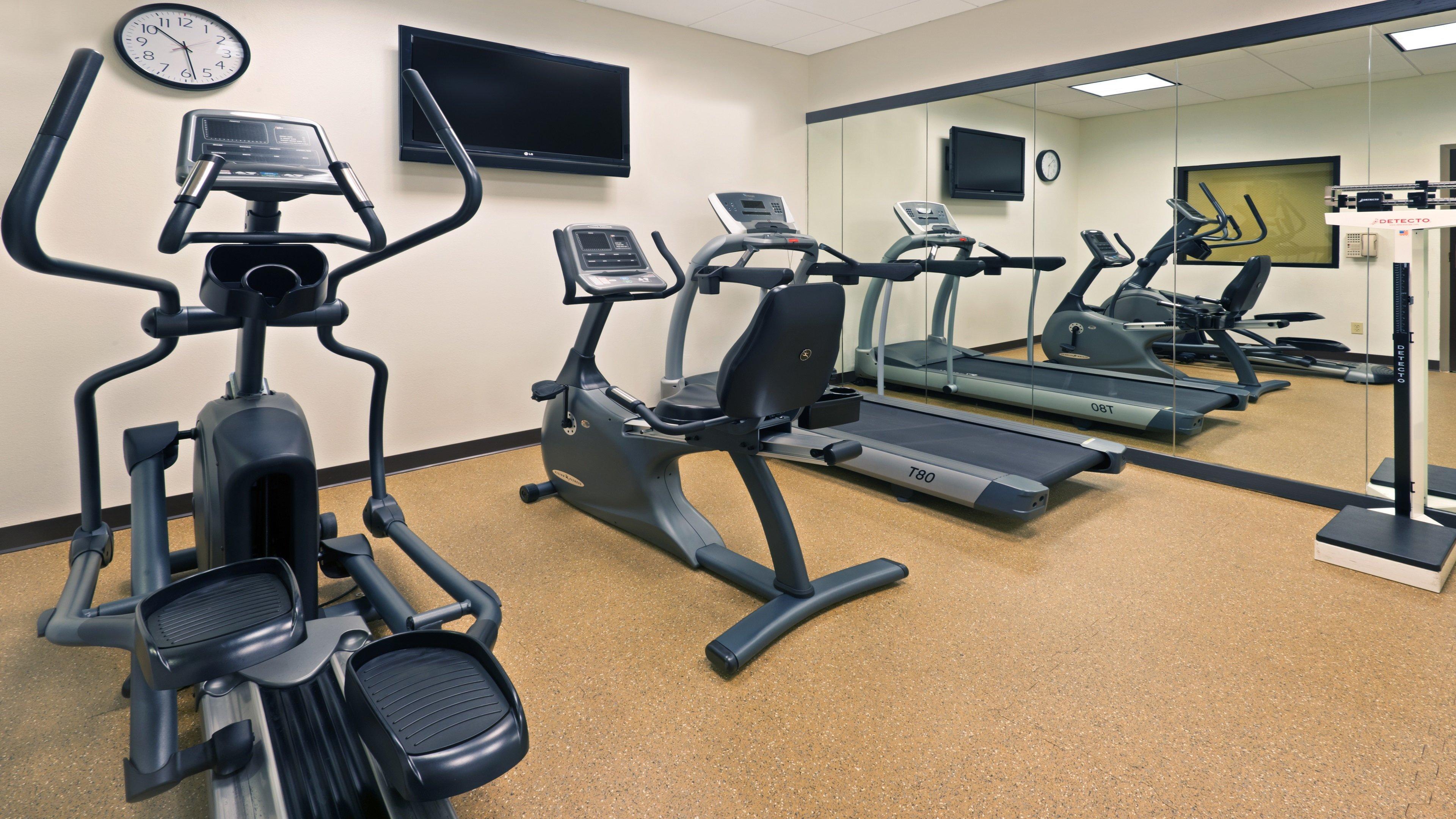 Holiday Inn Express Hotel & Suites Colby By Ihg Bagian luar foto