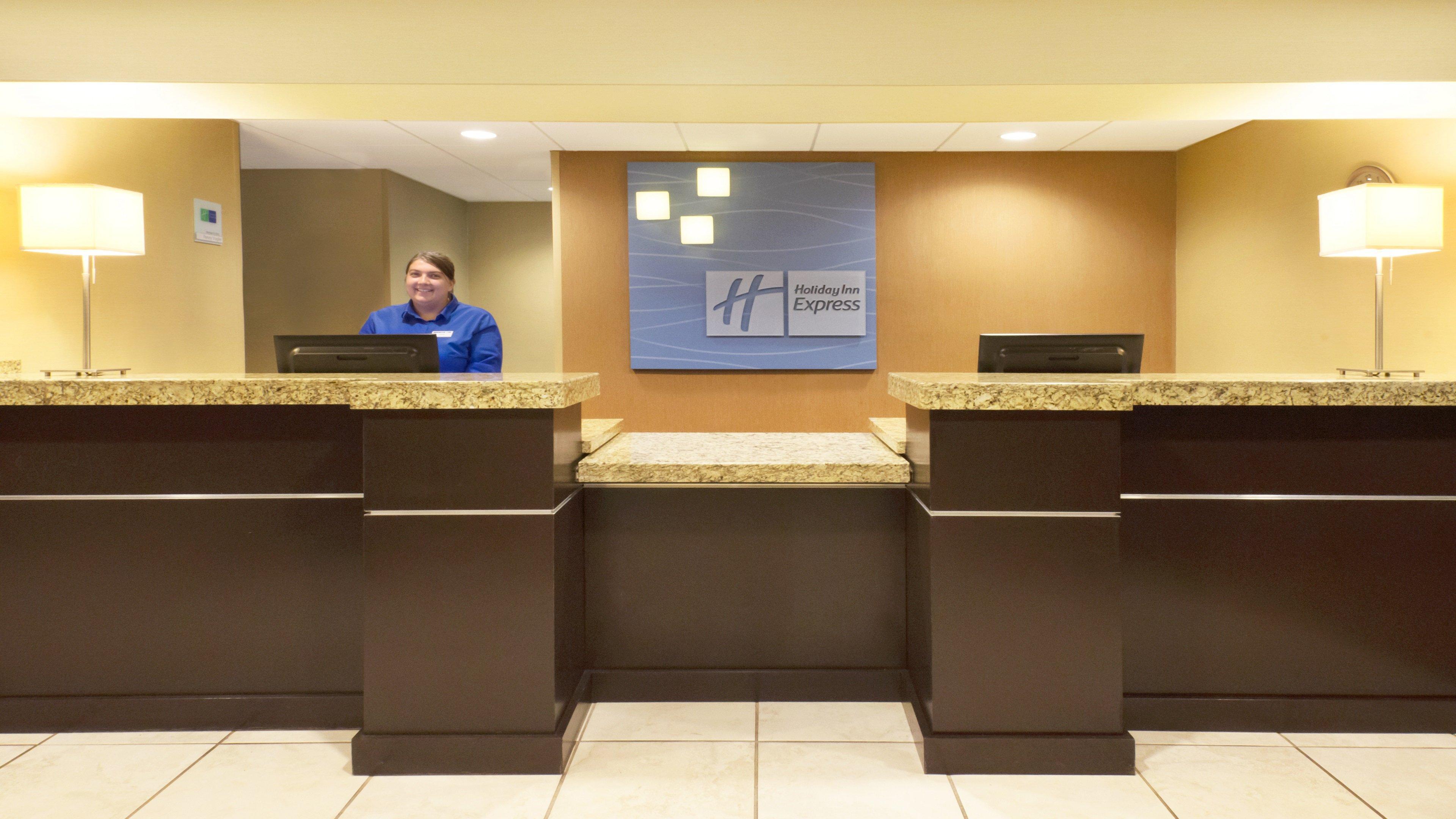 Holiday Inn Express Hotel & Suites Colby By Ihg Bagian luar foto