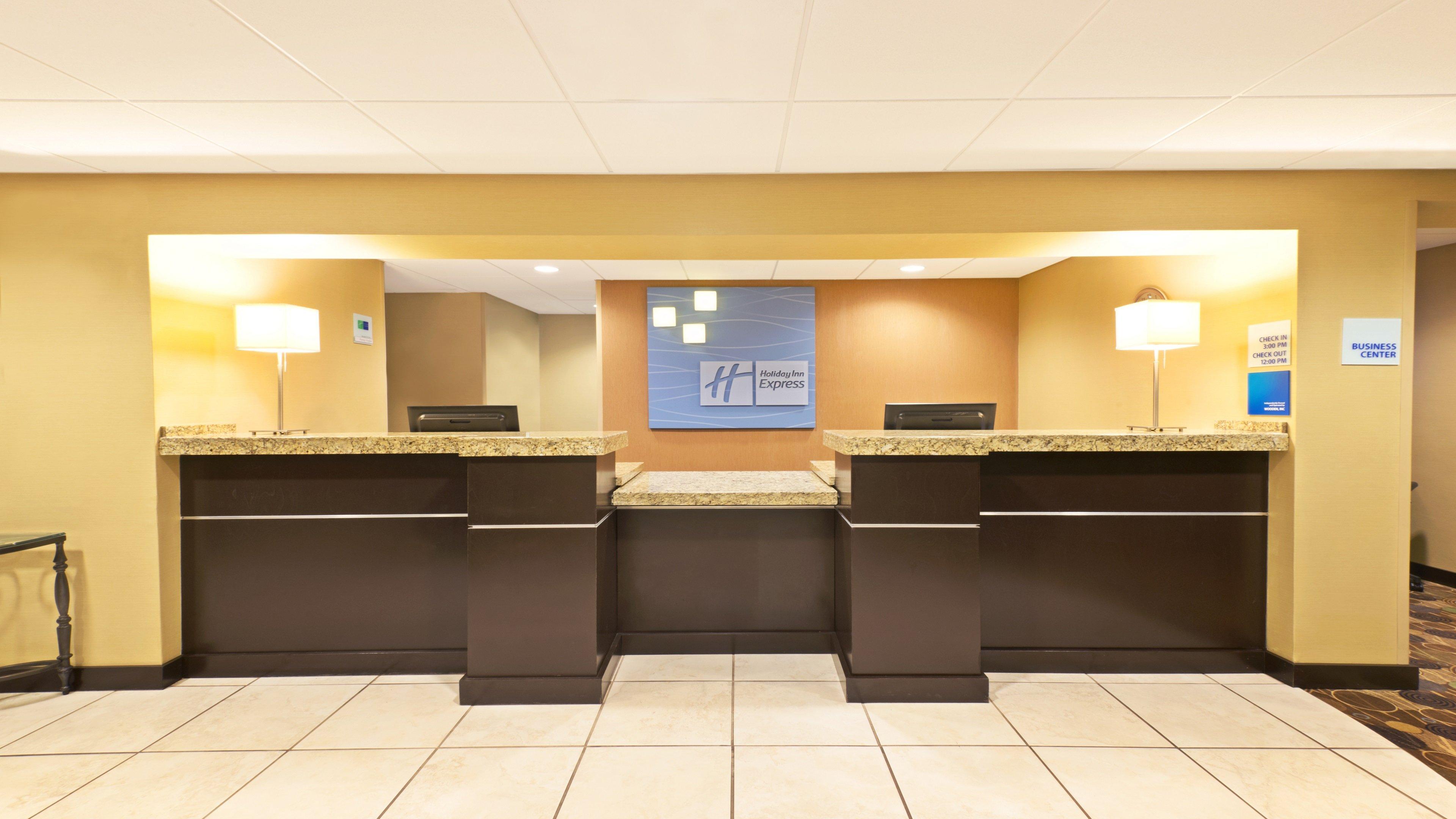 Holiday Inn Express Hotel & Suites Colby By Ihg Bagian luar foto