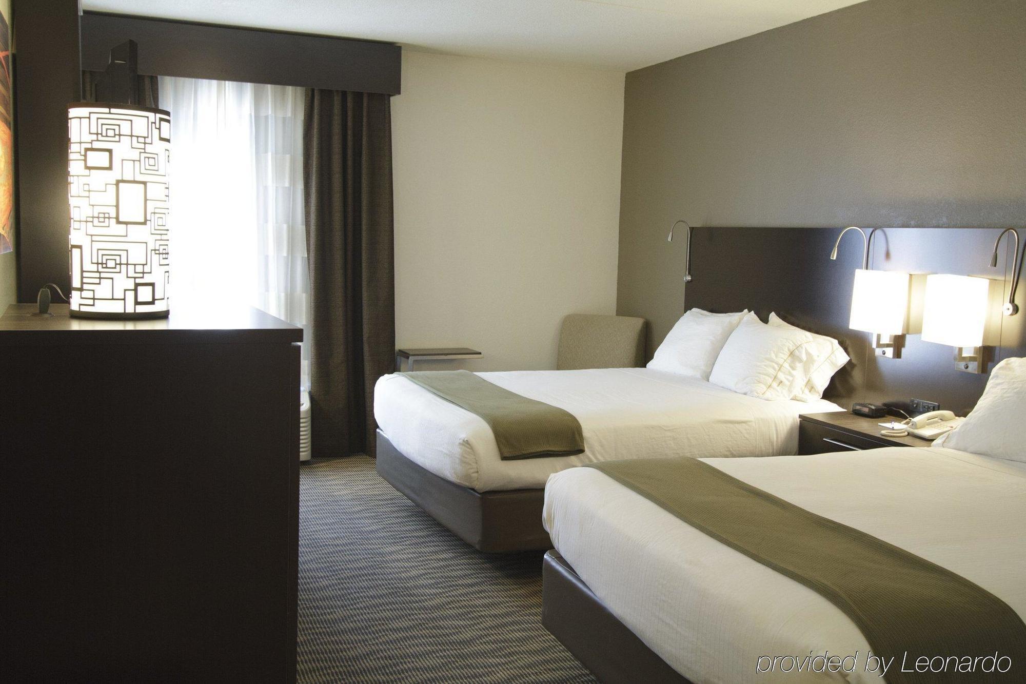 Holiday Inn Express Hotel & Suites Colby By Ihg Bagian luar foto