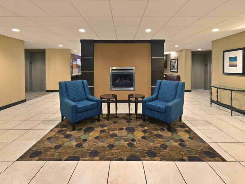 Holiday Inn Express Hotel & Suites Colby By Ihg Bagian luar foto
