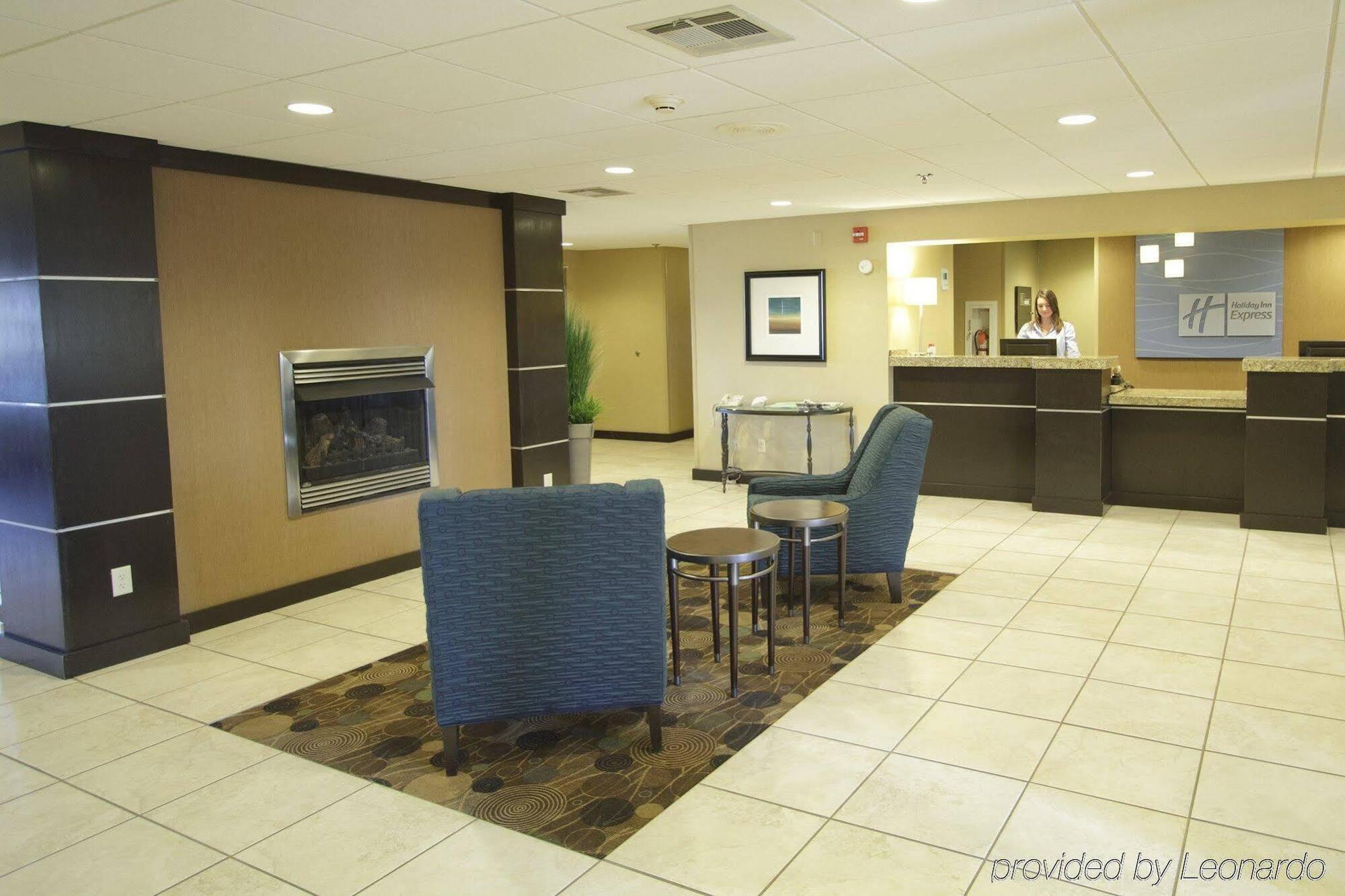 Holiday Inn Express Hotel & Suites Colby By Ihg Bagian luar foto